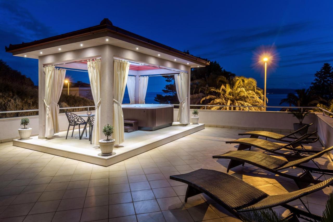 Family With Huge Terrace And Hot Tub - Franka Apartment